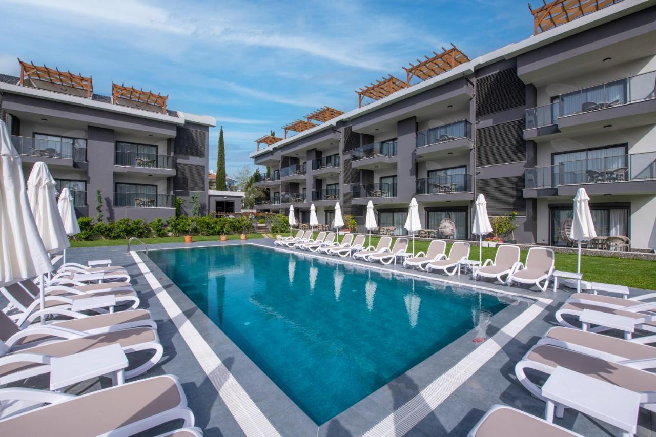 A Hotel Side