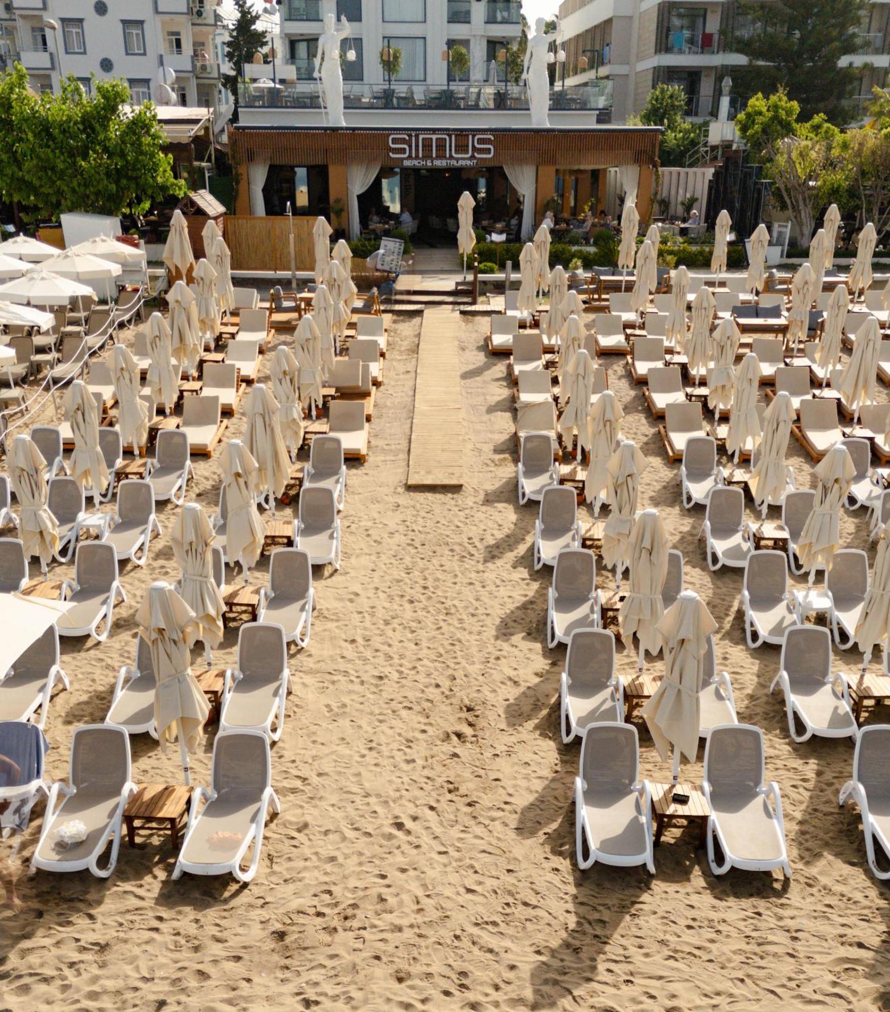 A Hotel Side